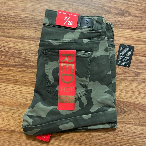 Celebrity Pink Stretch Camo Shorts - Picture 2 of 5